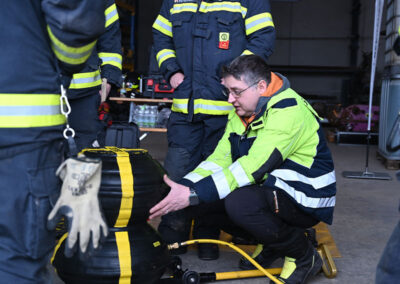 Hebekissen sicherer Einsatz Feuerwehr Training Österreich